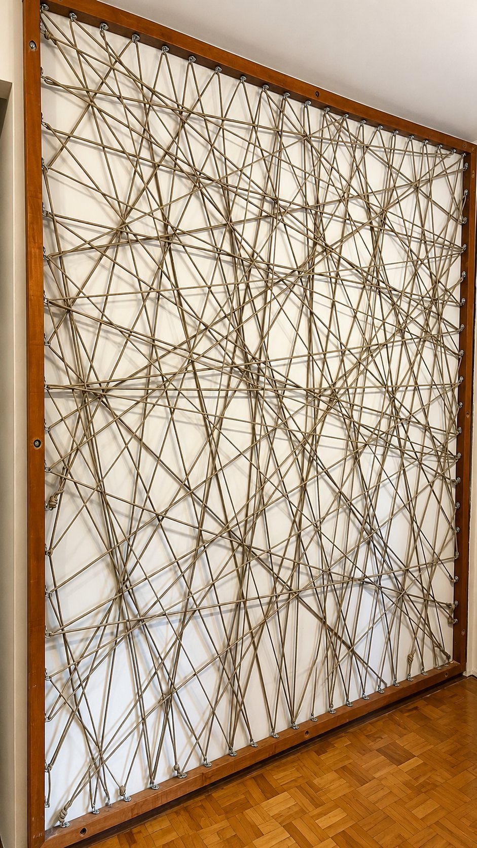 Painel decorativo em corda náutica emoldurado em madeira